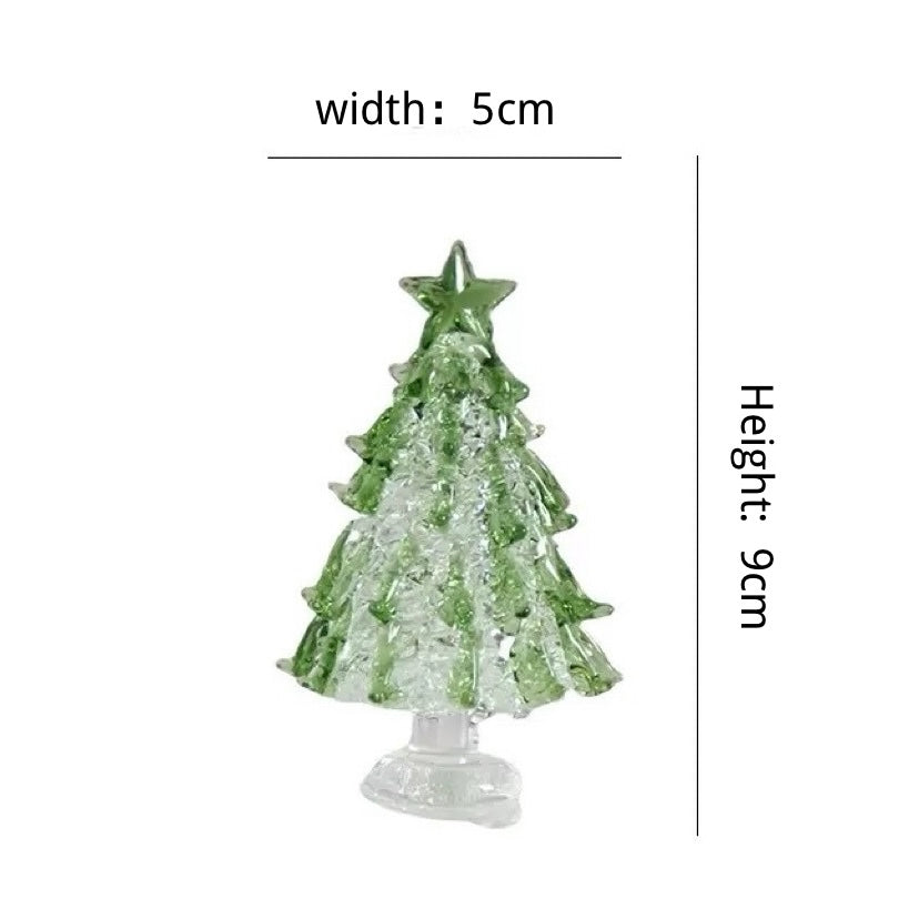 A017 Grüner spitzer Weihnachtsbaum